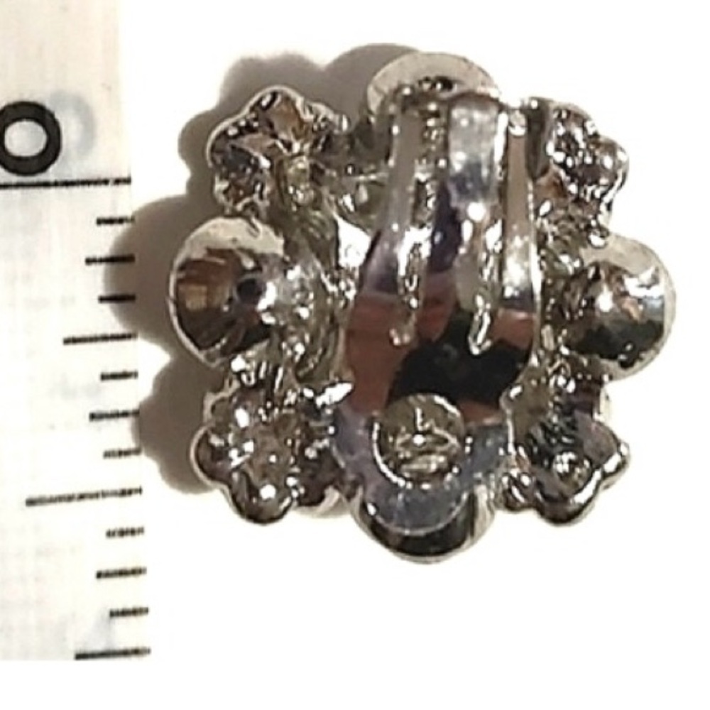 Vintage 1960’s Square Clip-On .7” Crystal Earrings Women’s Formal & Casu… - Picture 3 of 4